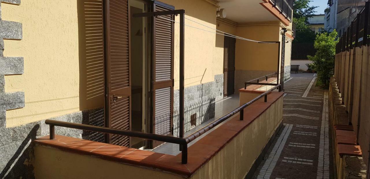 New House Napoli Parcheggio Gratis Apartment Ngoại thất bức ảnh